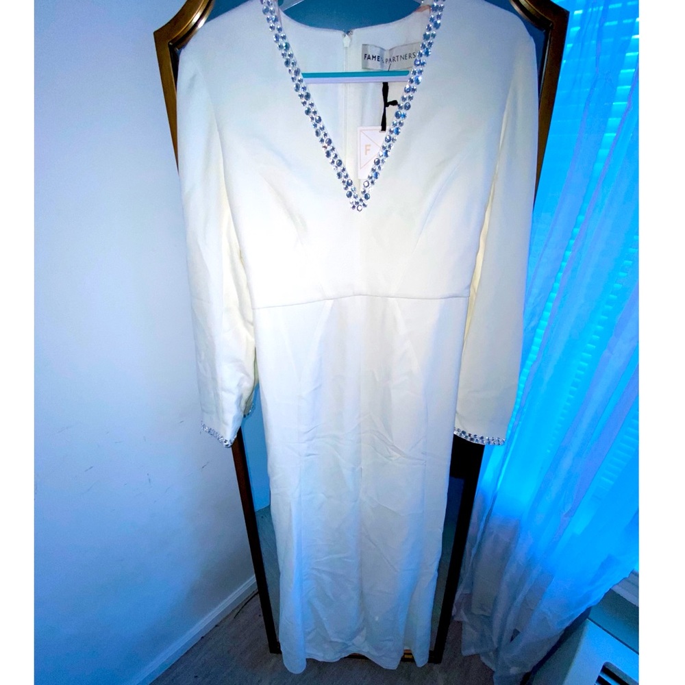 Fame & partners crème white embellished neckline formal gown size 16 new w tags
